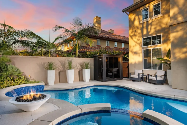 Read more about the article Building Functional Backyard Spaces With a Swimming Pool Contractor